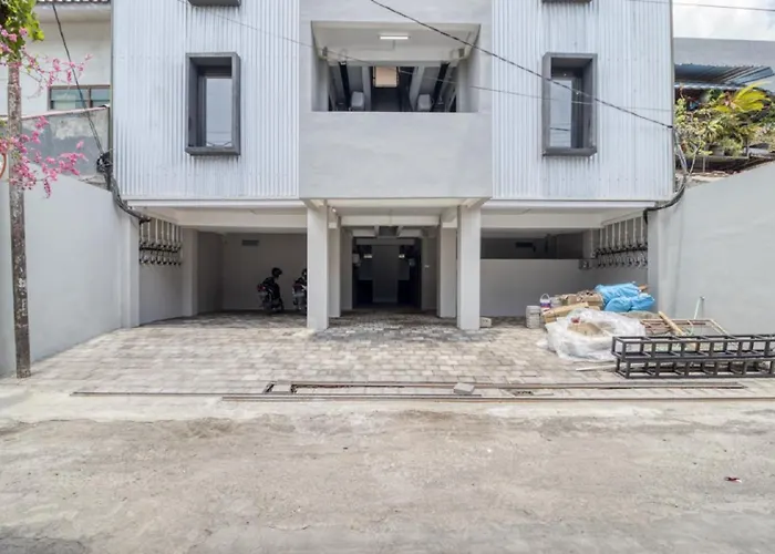 RedDoorz Syariah Near Galeria MallHotel Jogja